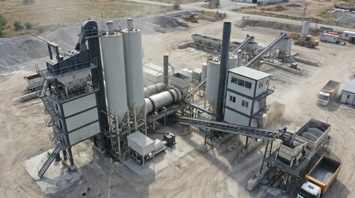 Aerial view of a large asphalt batch mixing plant